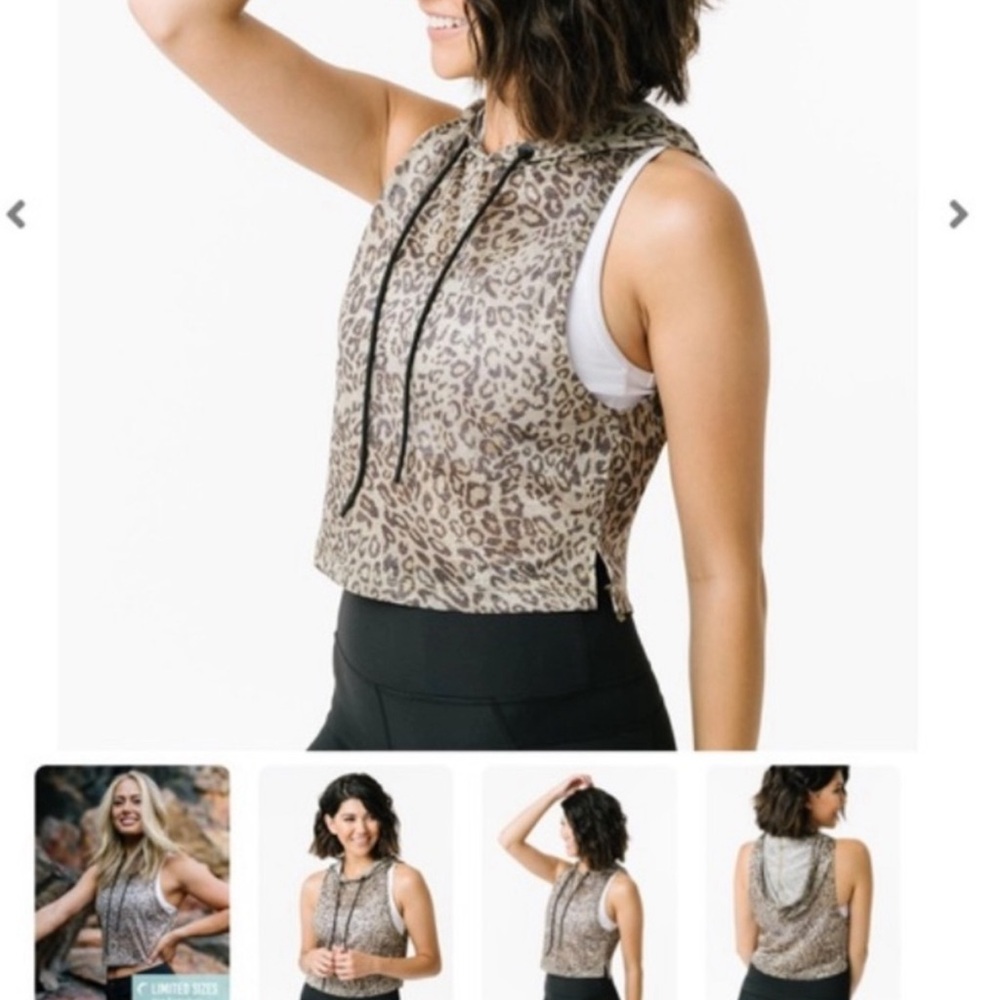 ZYIA Cropped leopard hoodie